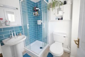 En Suite- click for photo gallery